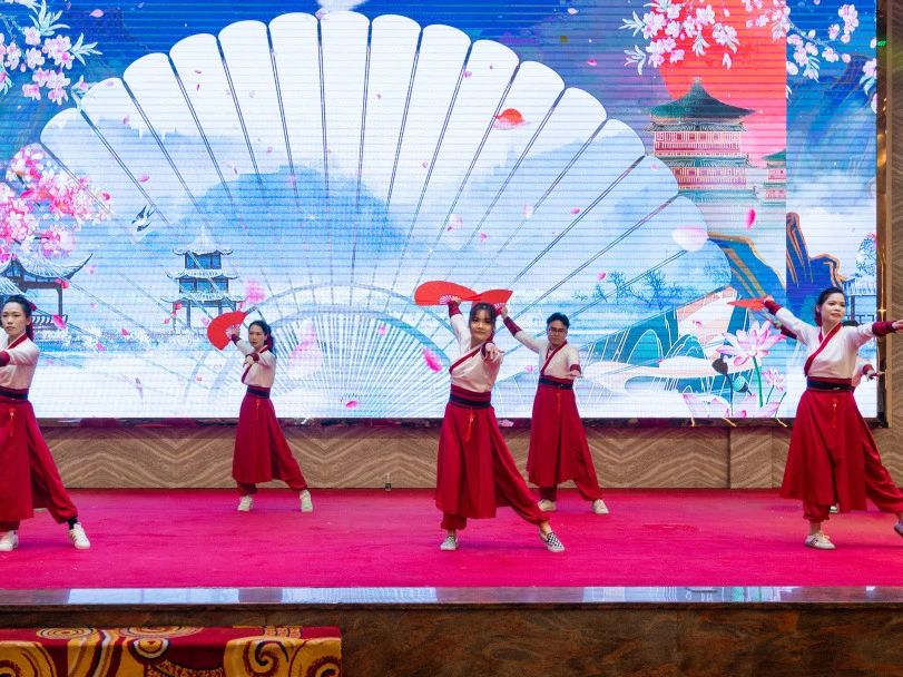 拓路前行·領跑未來 | 集團2023年度總結會暨2024迎新晚會圓滿結束！(圖27)