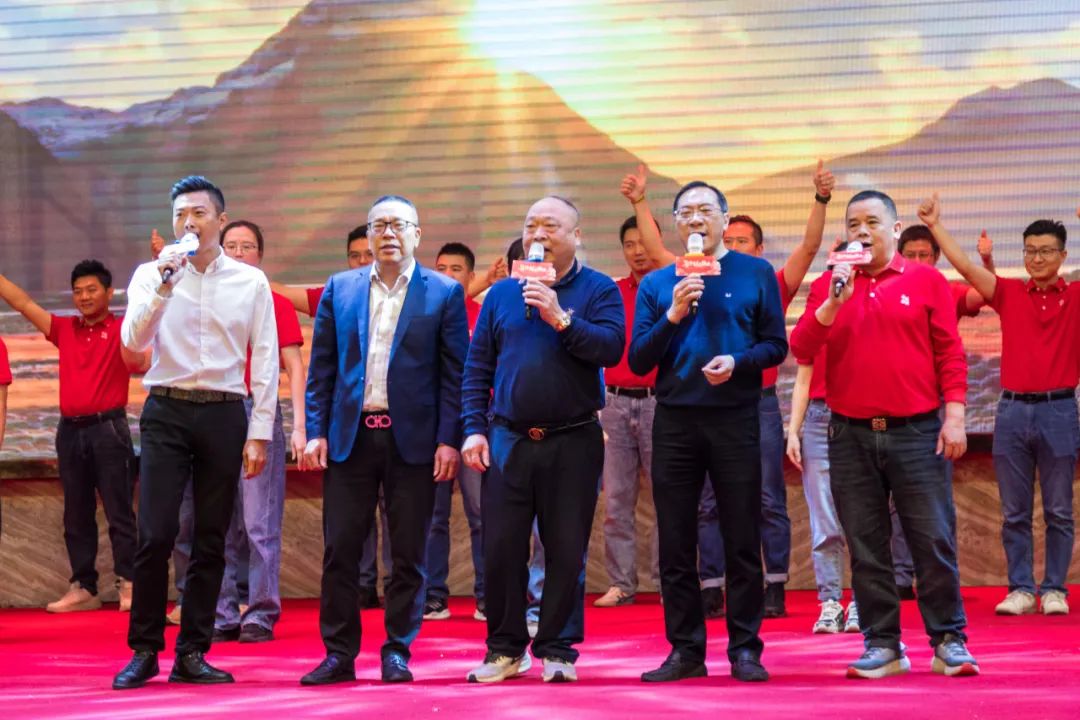 聚勢·創(chuàng)變·敢為 | 強輝集團2025年迎新晚會圓滿結(jié)束，共繪未來新藍(lán)圖(圖20)